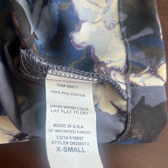 Floral blouse - Picture 6 of 8